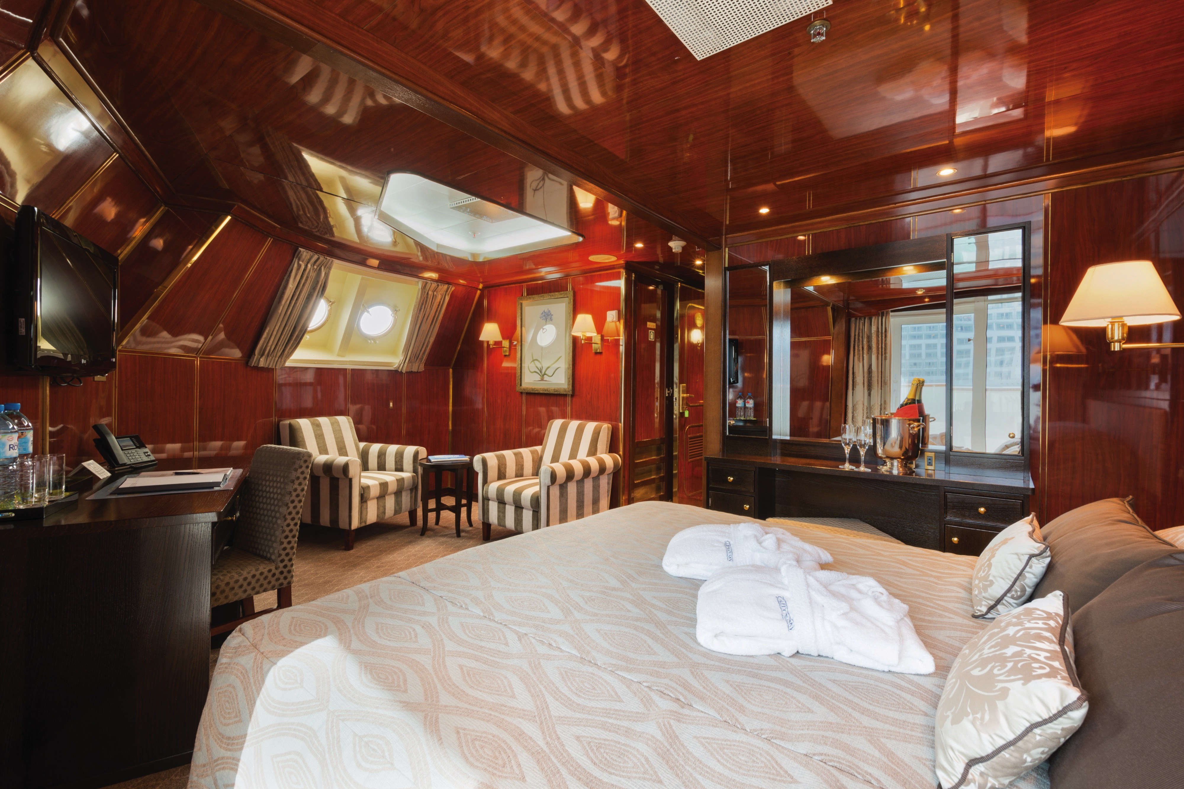 Owner's Corner Suite